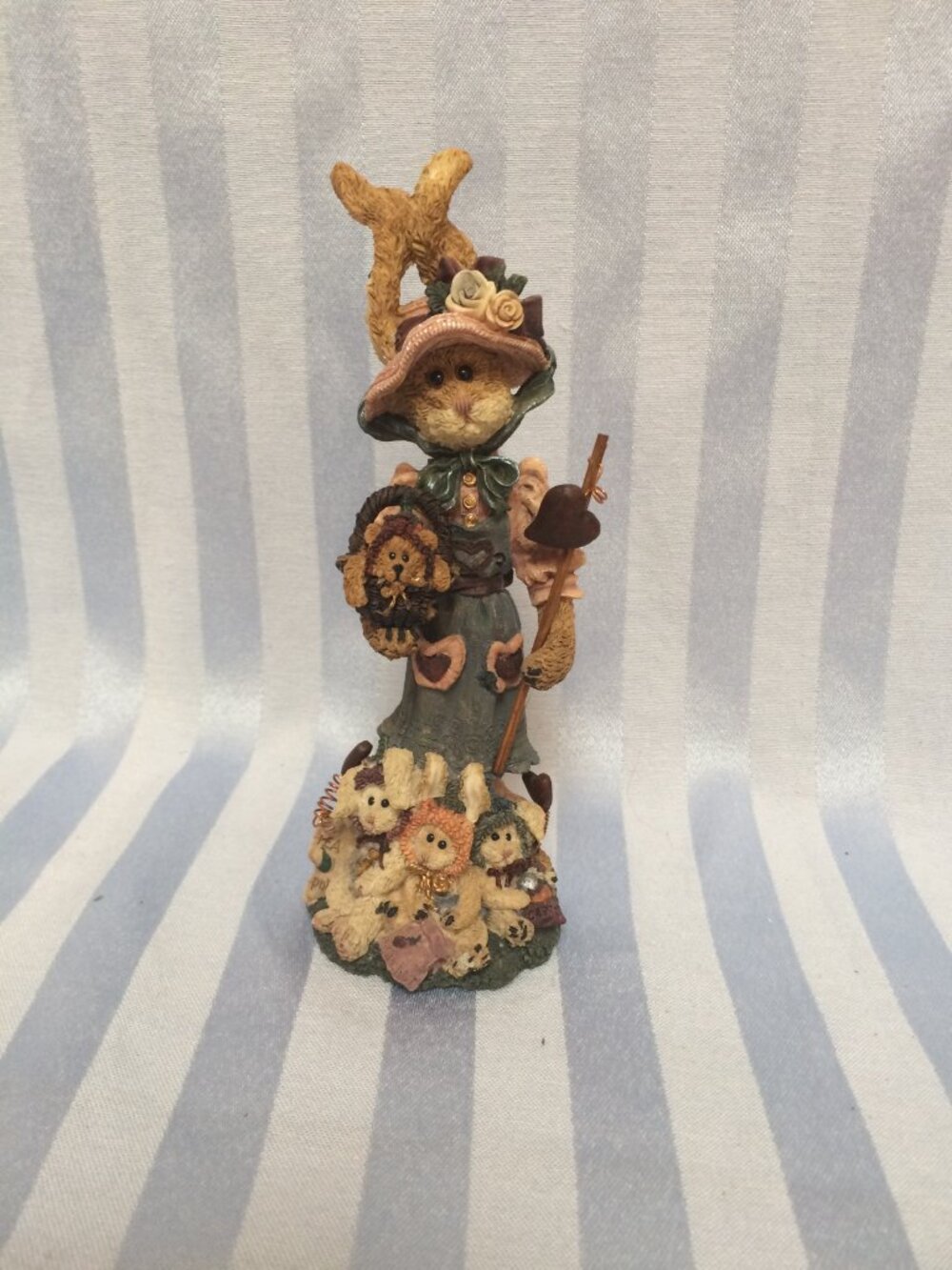Boyds Bears "Nana McHare & Peapod, Aubergine, Chardonnay & Big Boy" #2849, 199